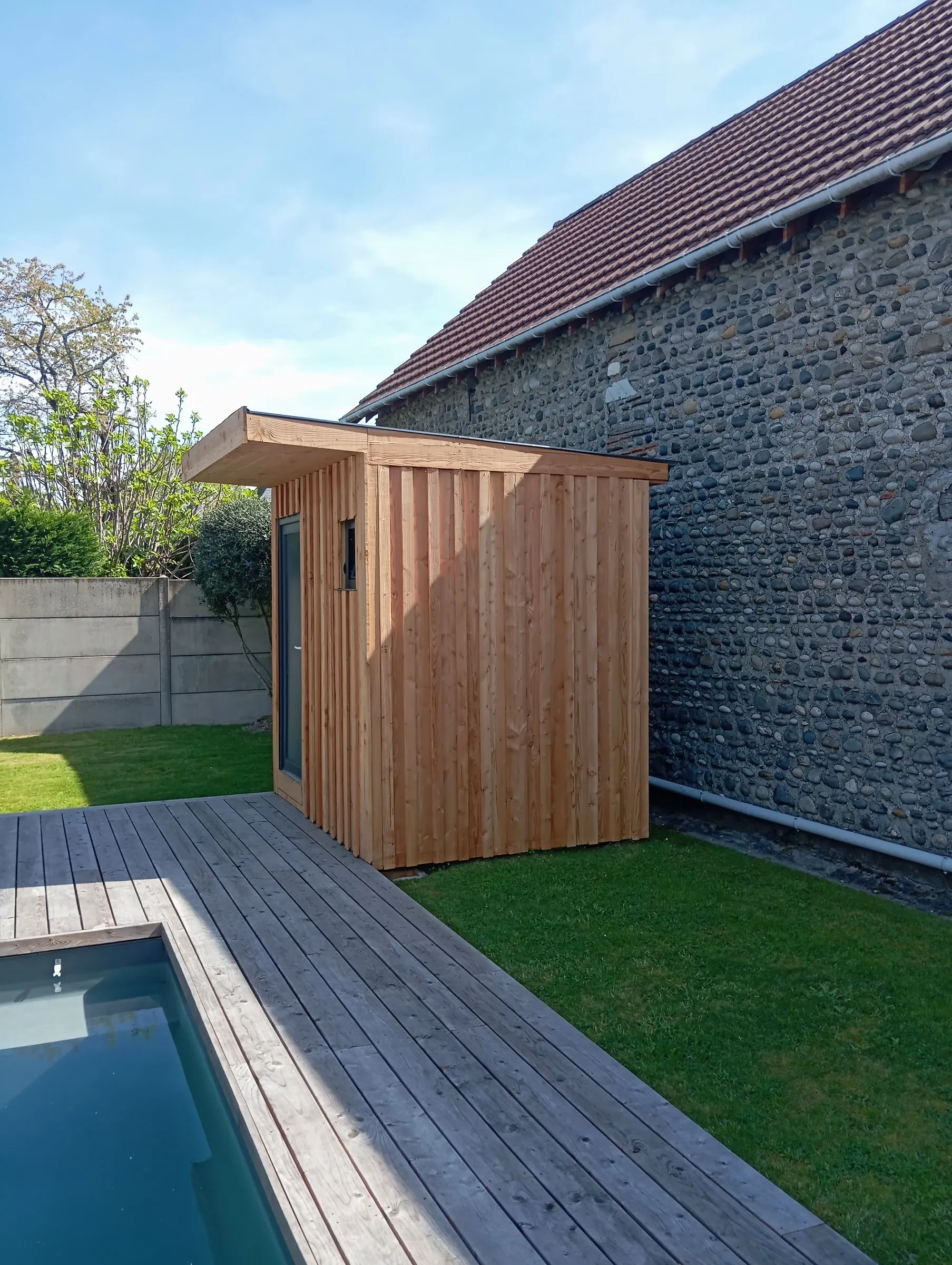 Abri de jardin en bois réalisé par SR Aménagement