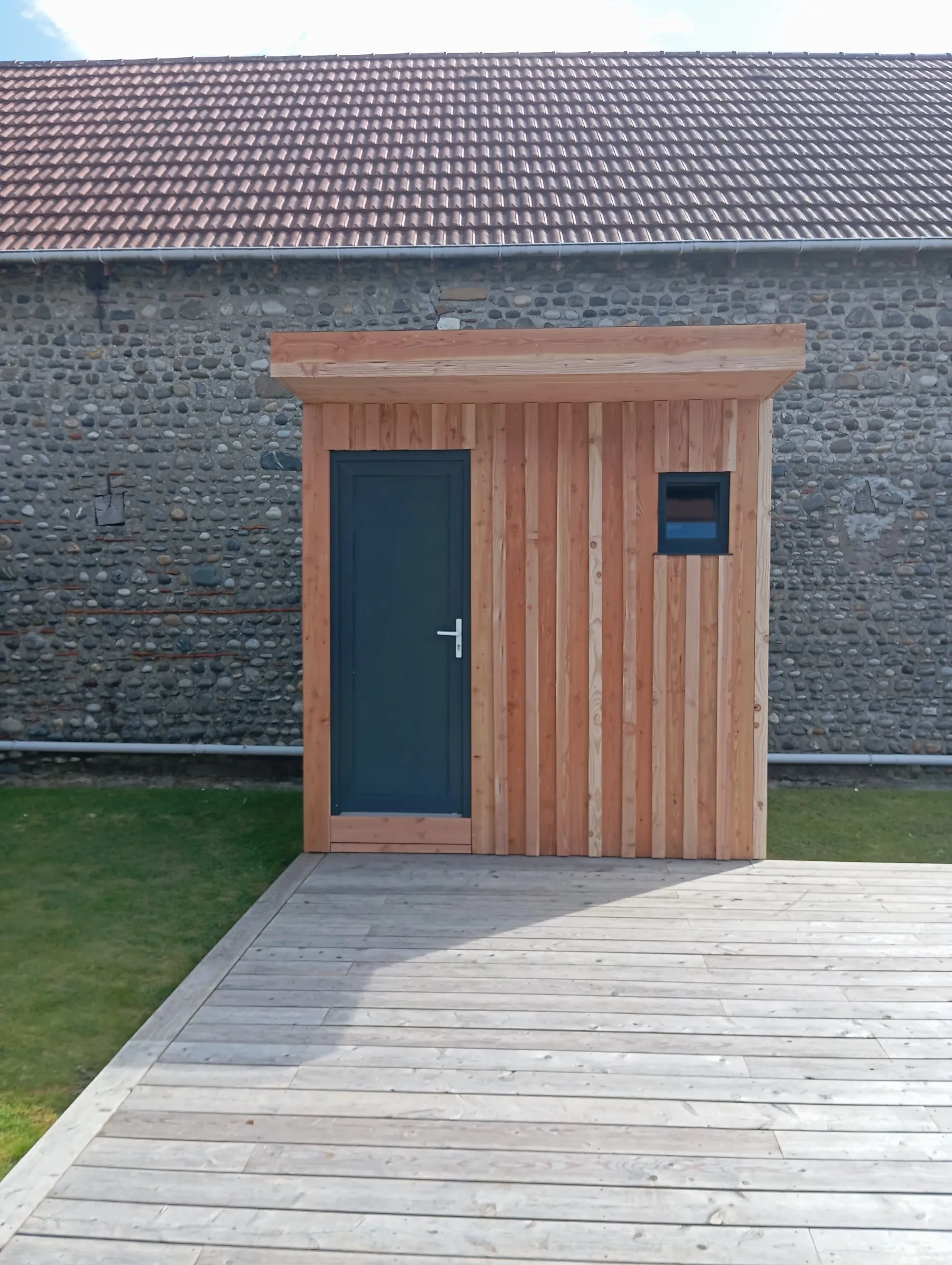Abri de jardin en bois réalisé par SR Aménagement