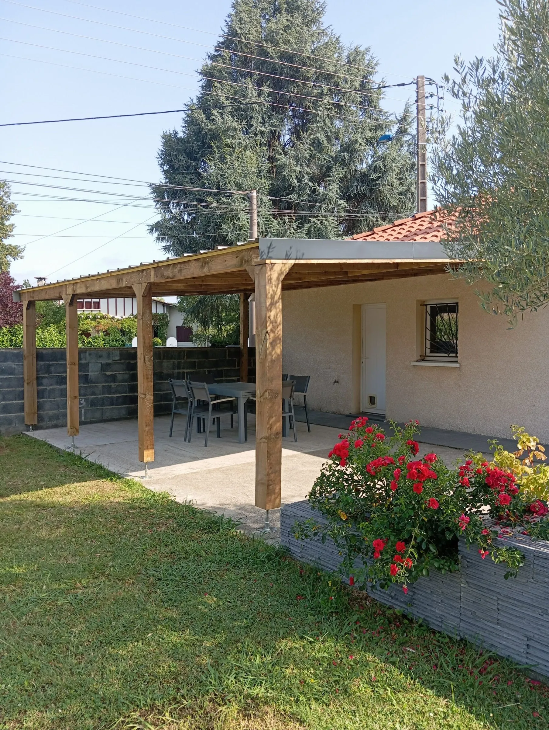 Pergola en bois réalisée par SR Aménagement