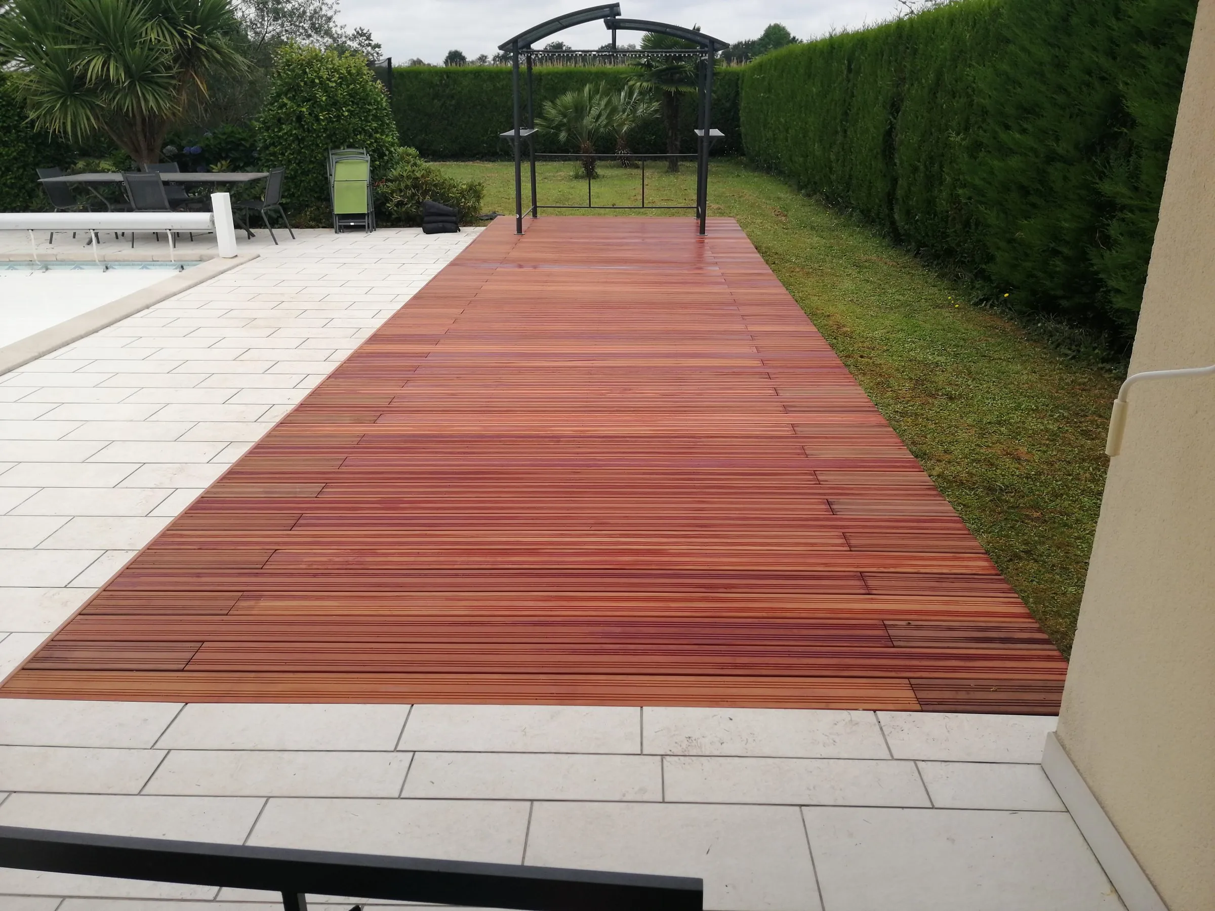 Terrasse en bois réalisée par SR Aménagement