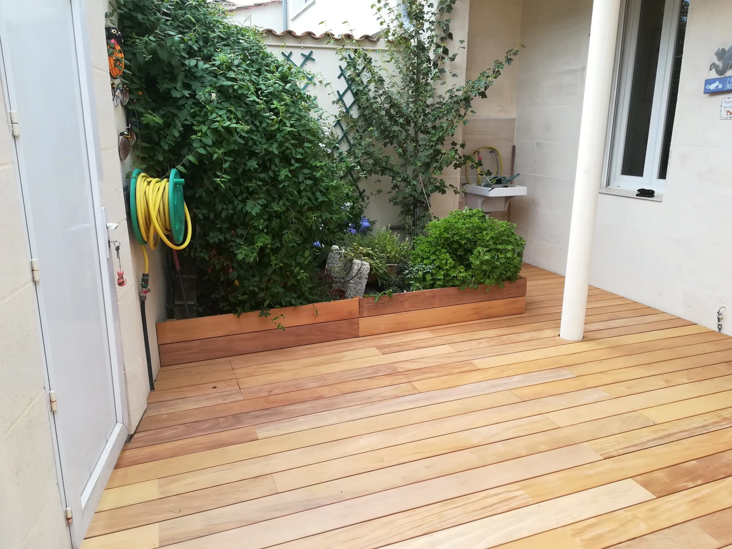 Terrasse en bois réalisée par SR Aménagement