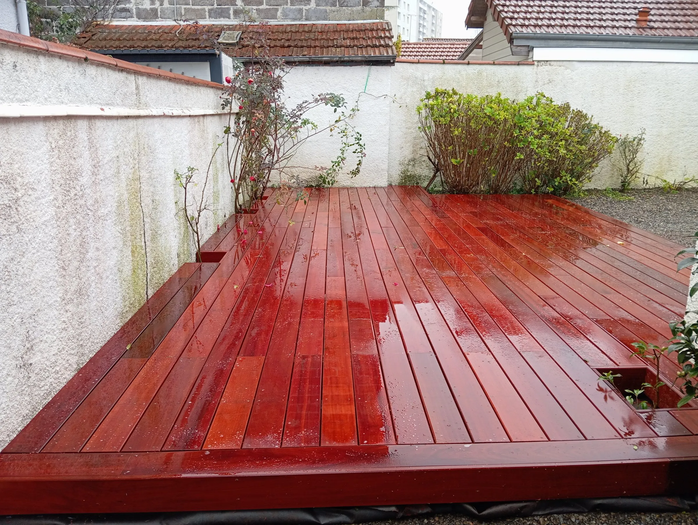 Terrasse en bois réalisée par SR Aménagement
