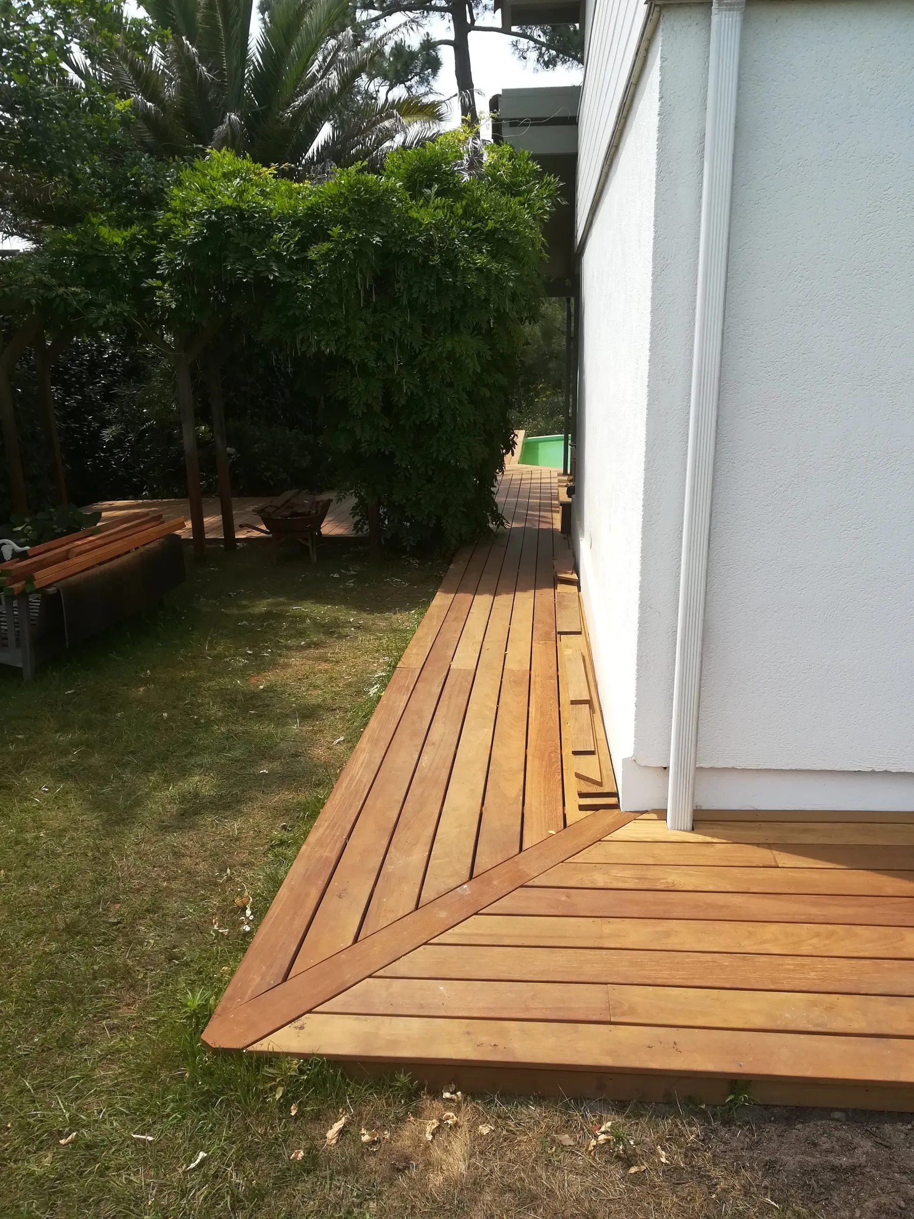 Terrasse en bois réalisée par SR Aménagement