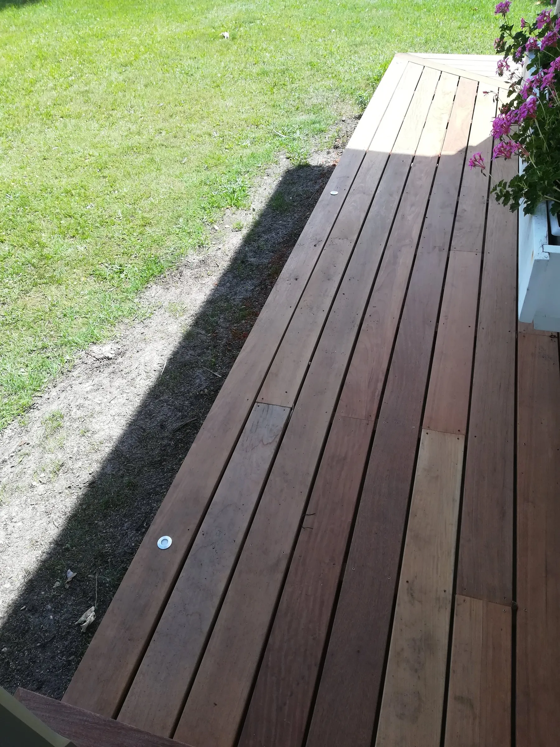 Terrasse en bois réalisée par SR Aménagement