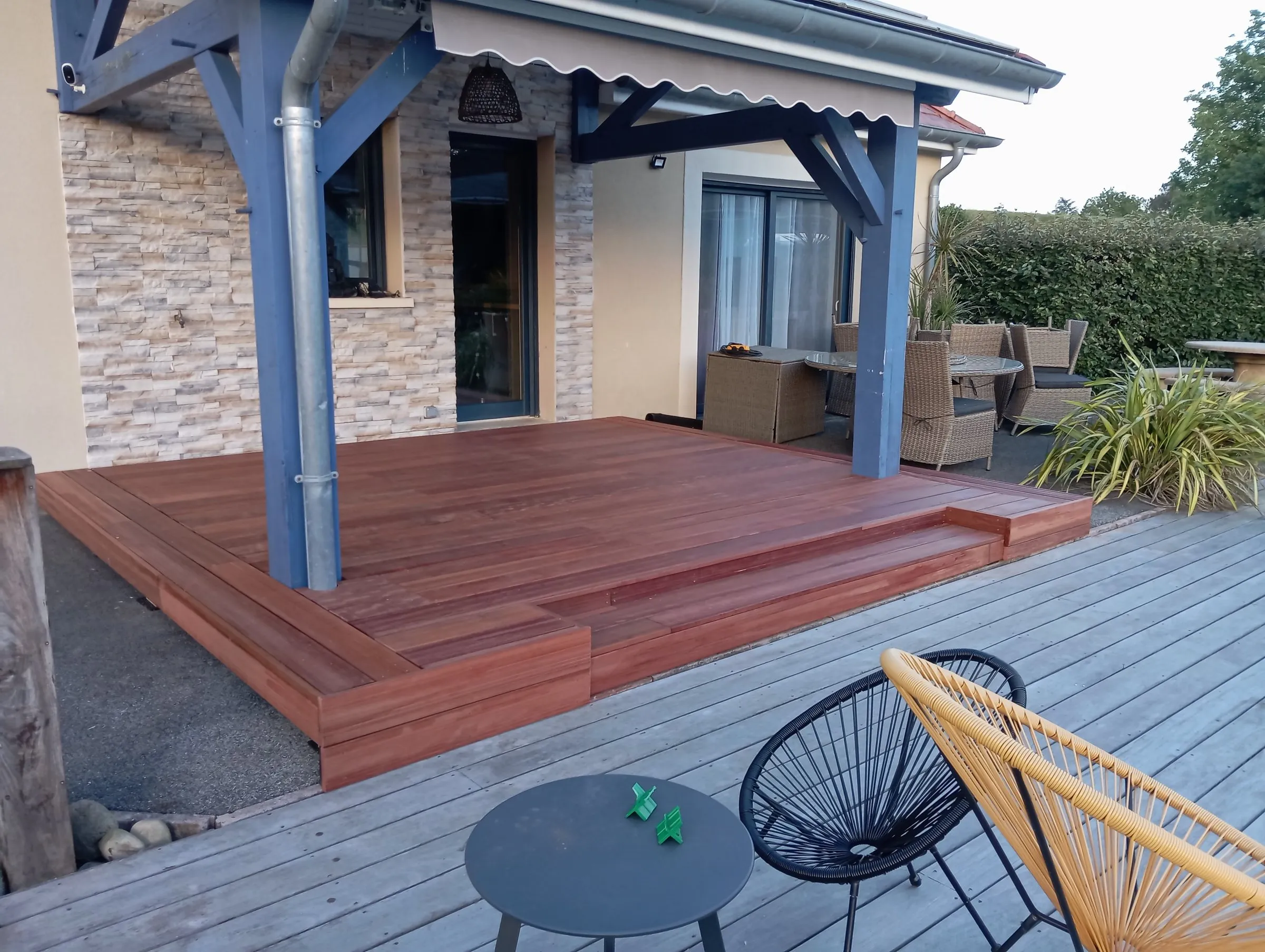 Terrasse en bois réalisée par SR Aménagement